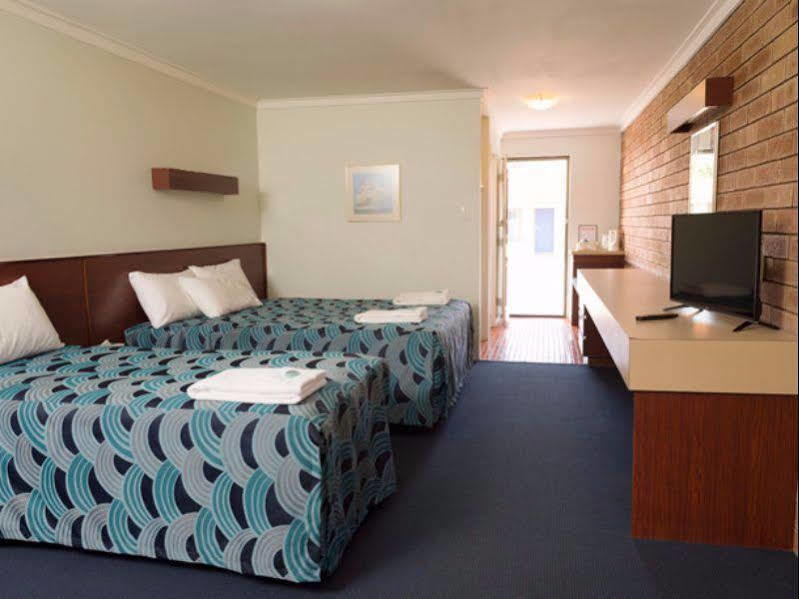 Hotel Clipper Rockingham Exterior photo