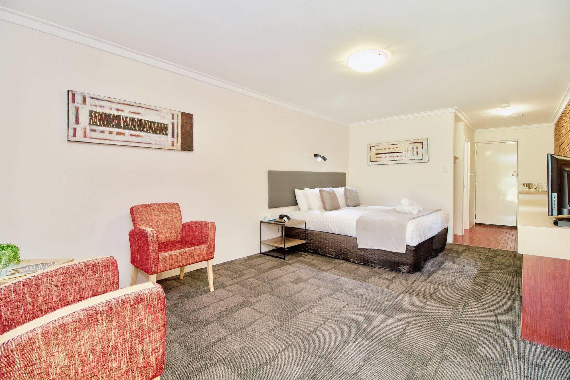 Hotel Clipper Rockingham Exterior photo